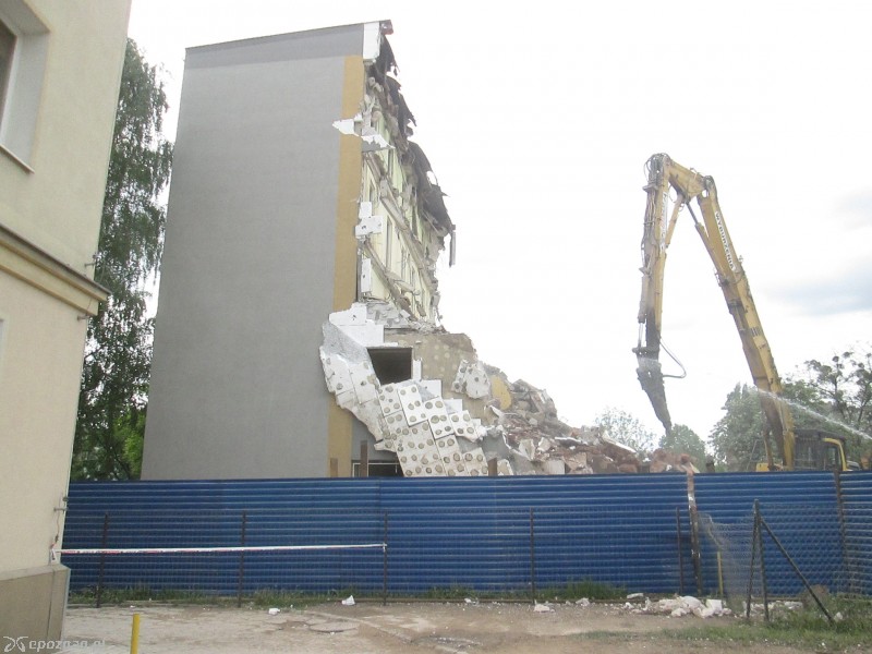 Ostatni fragment drugiego budynku - 14 maja | fot. Nishio Poznań