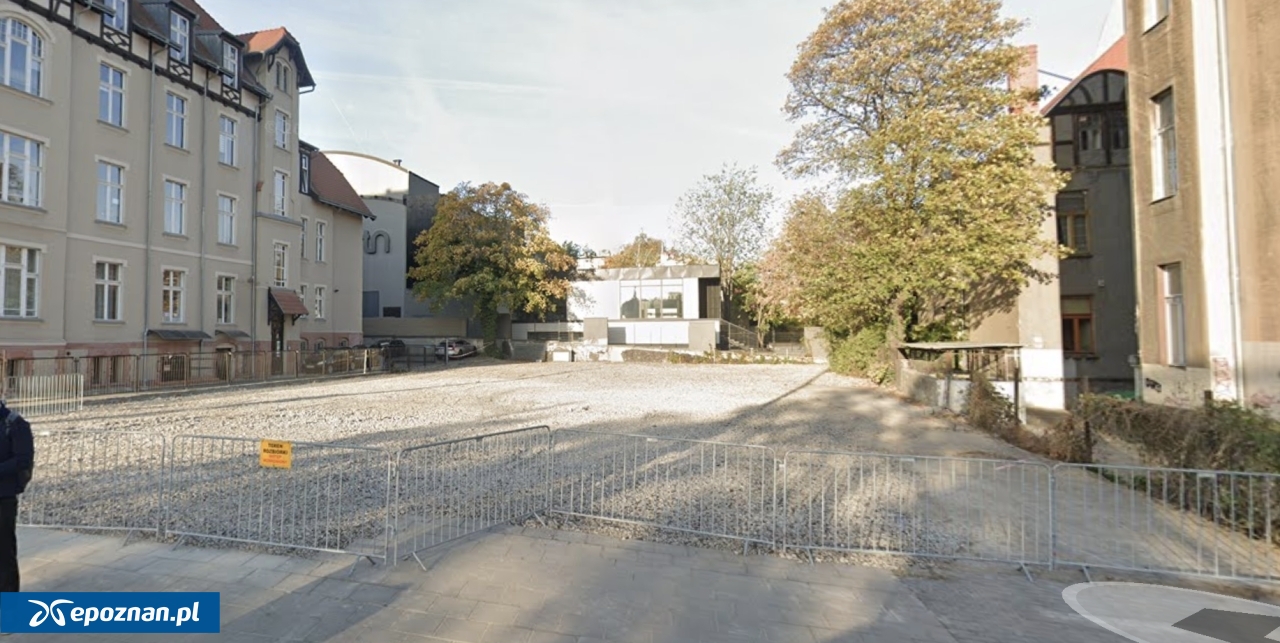 Tak obecnie wygląda miejsce po kamienicy | fot. Google Street View