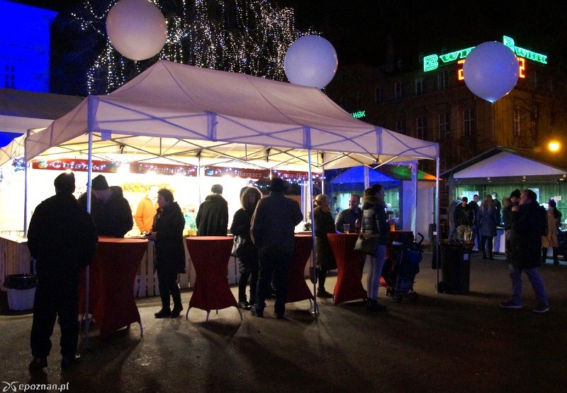 Początki zabawy na pl. Wolności | fot. Włodzimierz  Hoppel