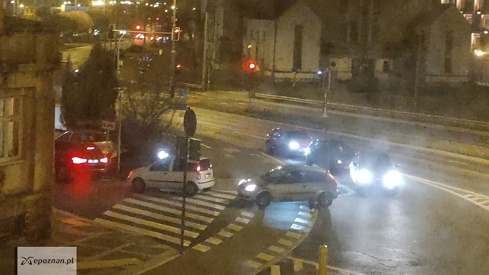 Kolejki na stacjach paliwowych. | fot. Czytelnik