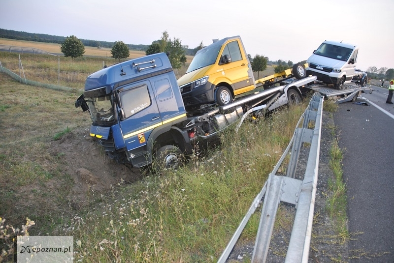 Wypadek na drodze ekspresowej S5 w okolicach Fałkowa. | fot. Komenda Powiatowa Policji w Gnieźnie